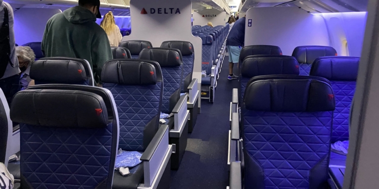 Delta Premium Select cabin on 767-400.