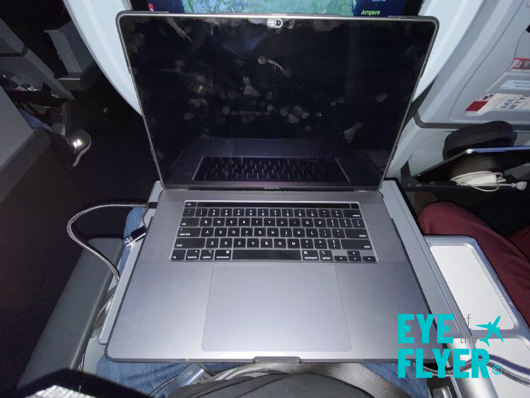 The Delta Premium Select tray table allowed plenty of room for my 16