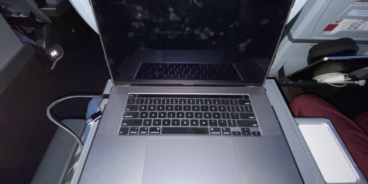 The Delta Premium Select tray table allowed plenty of room for my 16