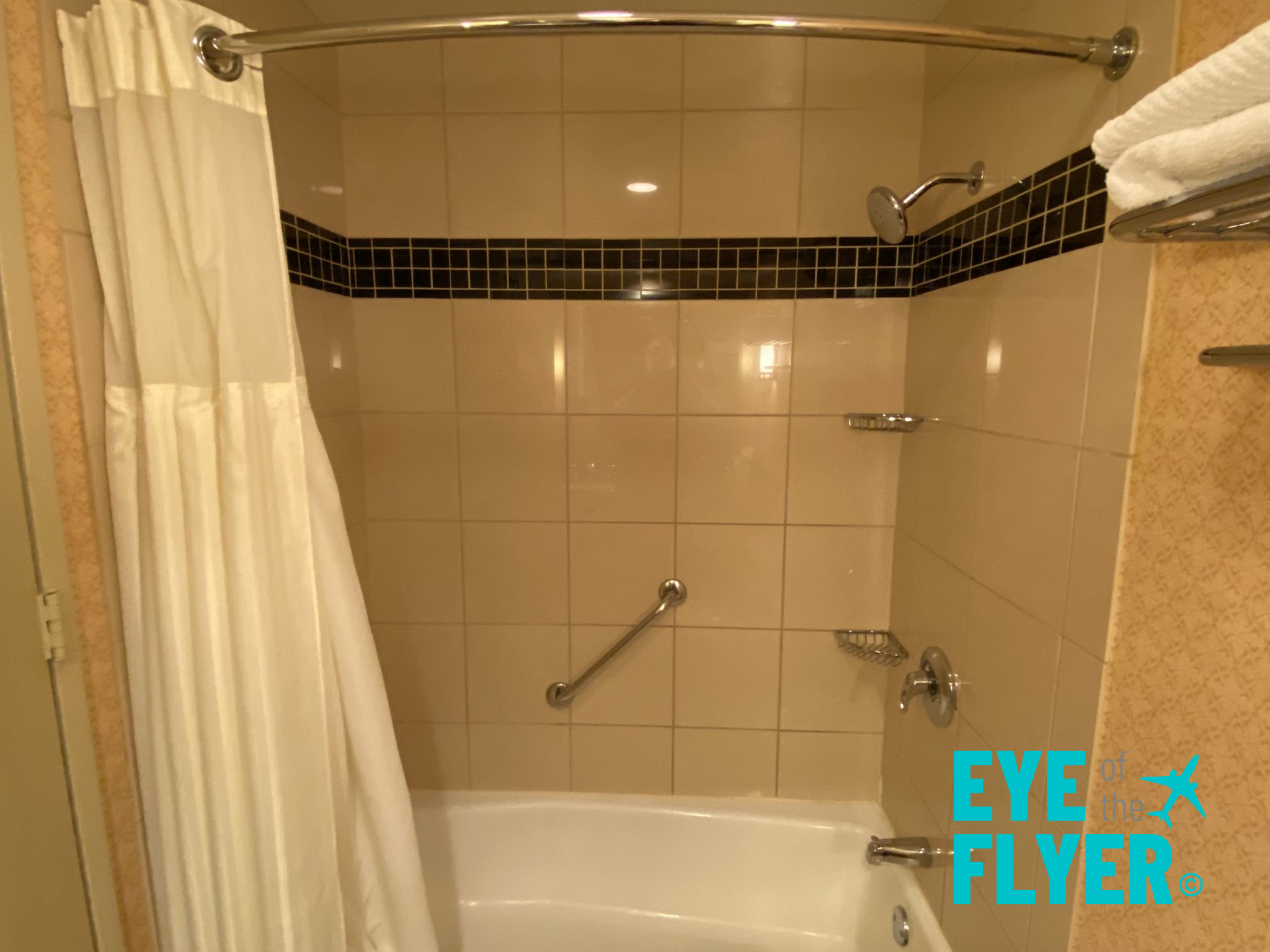 HiltonChicagoO'HareAirportHotelReviewShower Eye of the Flyer