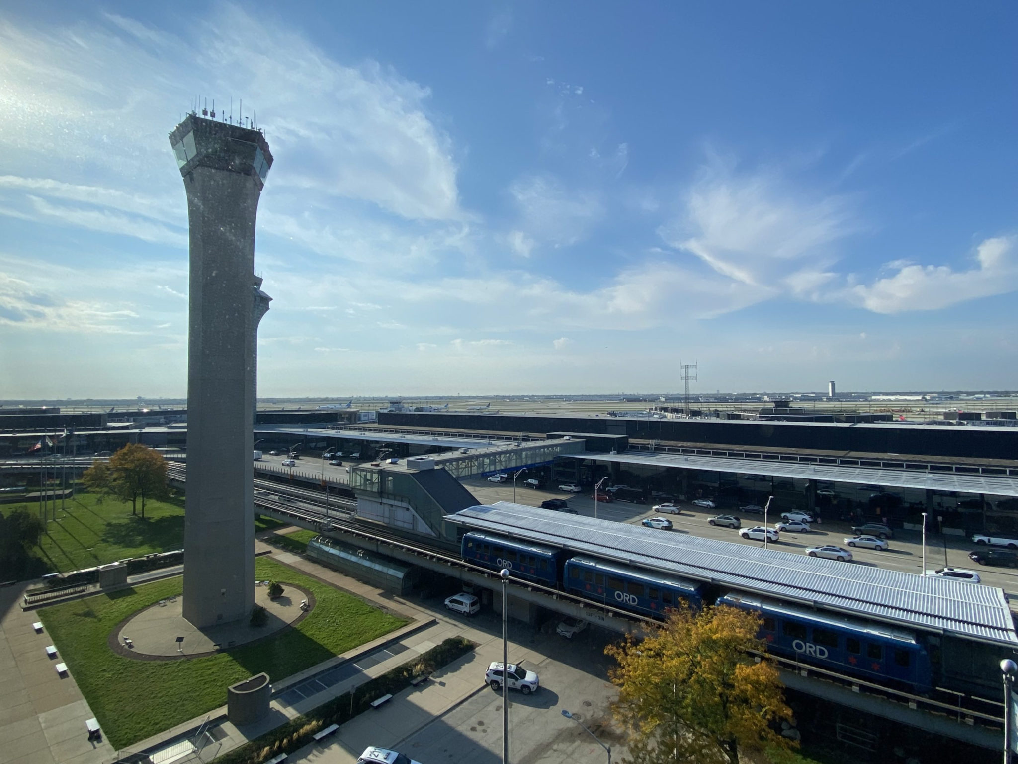 Hilton Chicago O Hare Airport Hotel Runway View Tower Eye Of The Flyer hilton-chicago-o-hare-airport-hotel-runway-view-tower-eye-of-the-flyer