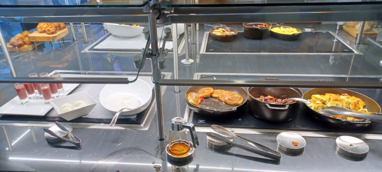 Review: Los Angeles American Express Centurion Lounge LAX TBIT Concourse