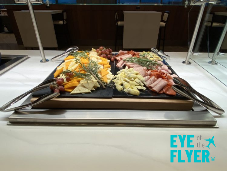 Look Inside: Delta’s New Chicago O’Hare Sky Club Boards Flights Directly From the Lounge! [Early Review]