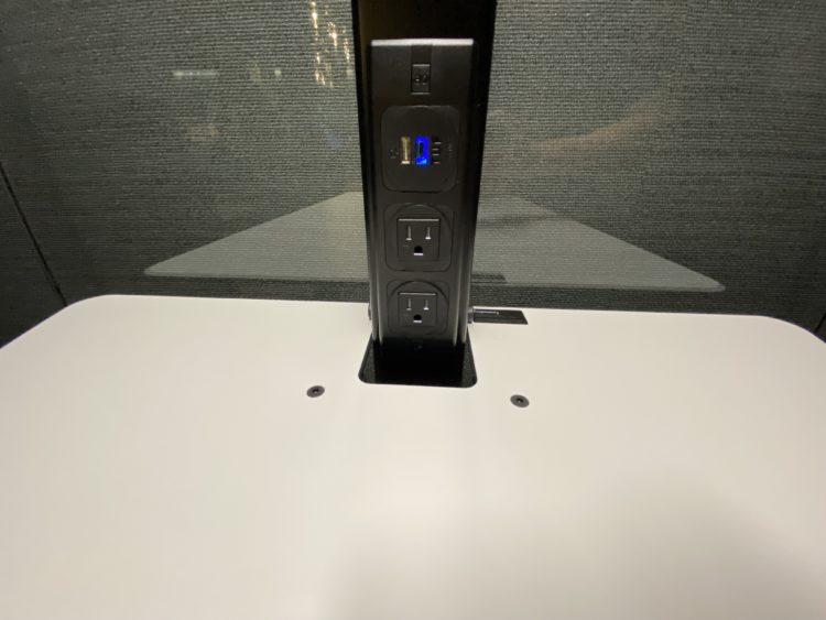 Look Inside: Delta’s New Chicago O’Hare Sky Club Boards Flights Directly From the Lounge! [Early Review]