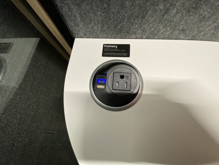 Look Inside: Delta’s New Chicago O’Hare Sky Club Boards Flights Directly From the Lounge! [Early Review]