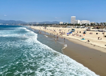 Santa Monica beach, as seen from the Santa Monica Pier