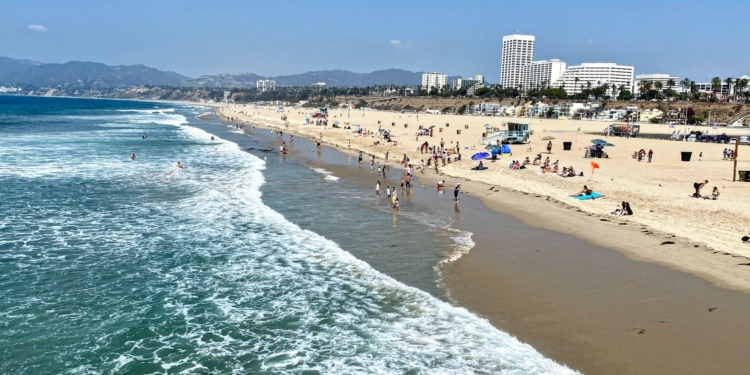 Santa Monica beach, as seen from the Santa Monica Pier