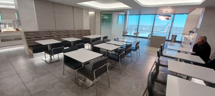 Review: American Airlines Flagship Lounge Review Chicago O’Hare Airport
