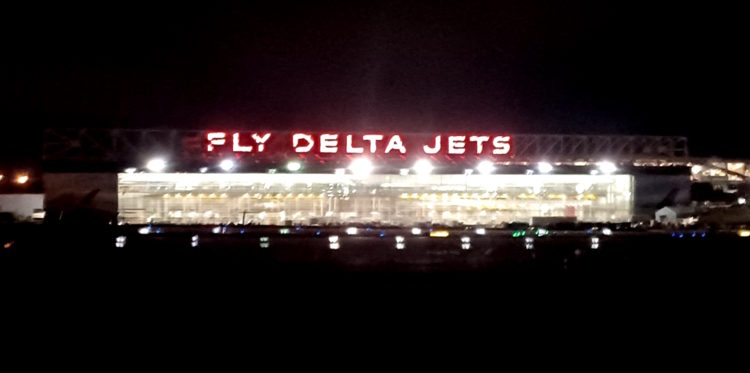 Review: Delta One 767-400ER Seat and Herb Crusted Argentinian Beef Tenderloin Business Class Meal