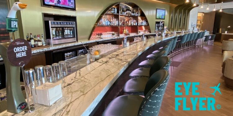 G18 Delta Sky Club in Minneapolis-St. Paul (MSP)