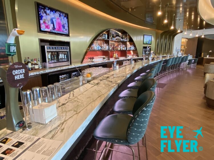 G18 Delta Sky Club in Minneapolis-St. Paul (MSP)