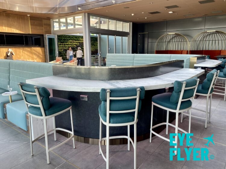 Inside Delta’s MSP G18 Sky Club! (Our Review and Photos!)