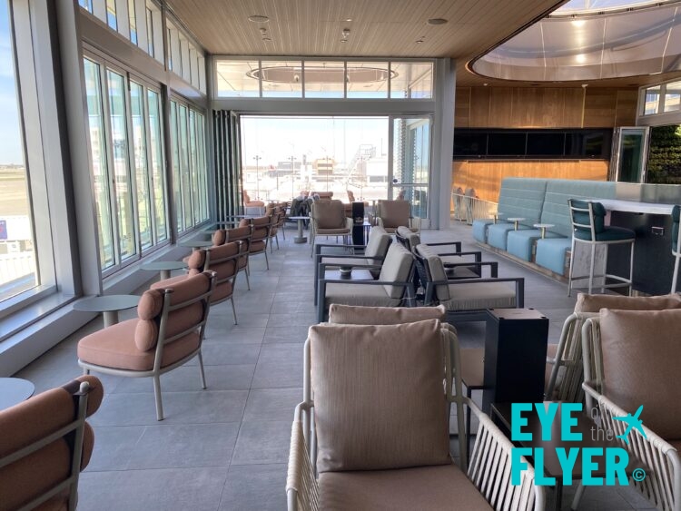 Inside Delta’s MSP G18 Sky Club! (Our Review and Photos!)
