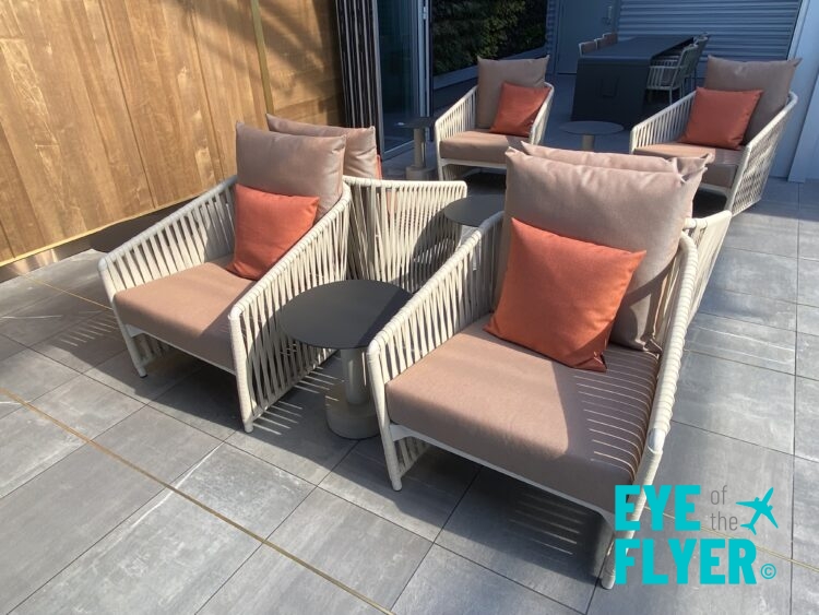 Inside Delta’s MSP G18 Sky Club! (Our Review and Photos!)