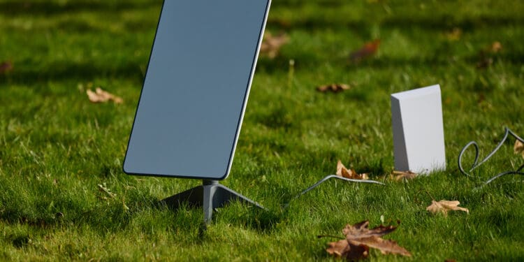 Ukraine, Kherson - November 14, 2022: A SpaceX Starlink satellite dish stands on a green lawn in the city center for free distribution of the Internet to citizens. (©iStock.com/nndanko)