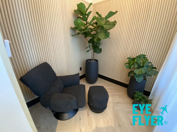 REVIEW: Chase Sapphire Lounge in Boston