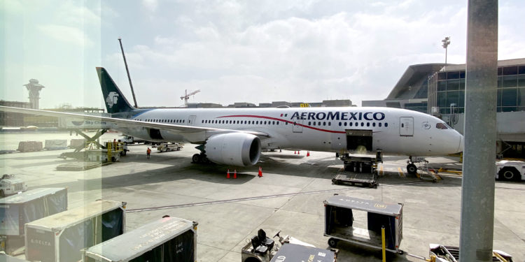 An AeroMexico 787 Dreamliner at LAX's Tom Bradley International Terminal.