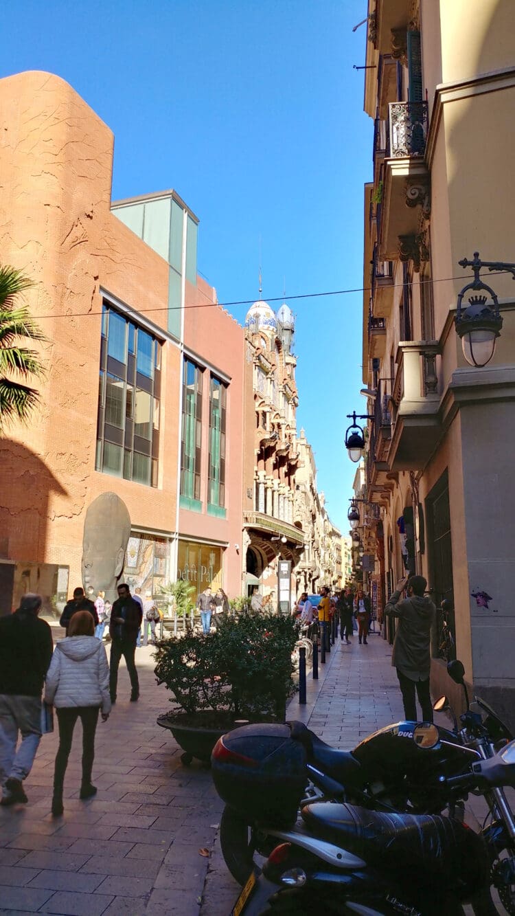 After 15 Years at Sea – The Nicest and the Worst Things Cruise Guests Have Done