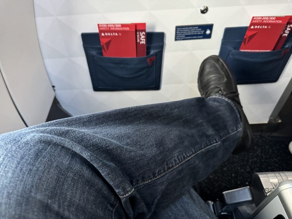 Legroom in row 20 on in Premium Select cabin on a Delta Air Lines A330-300.