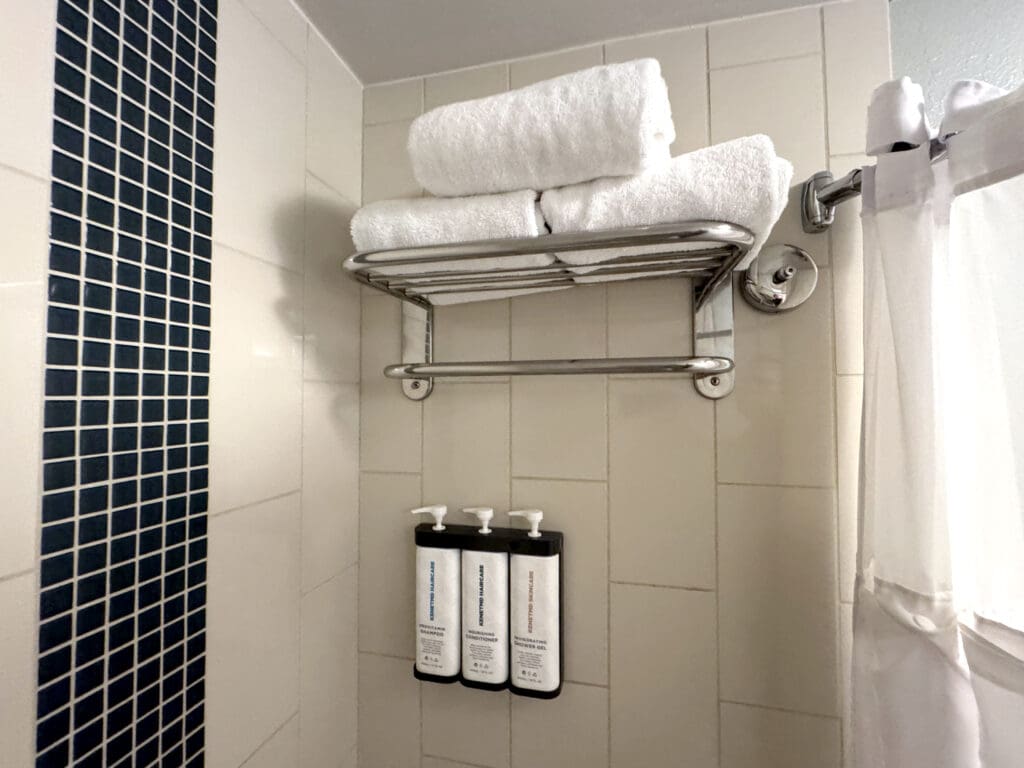 Towels and toiletries in the shower at Hyatt Place Waikiki