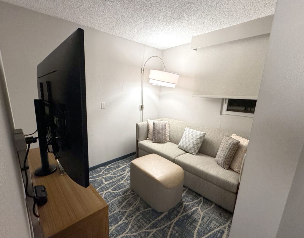 TV "living room" at Hyatt Place Waikiki