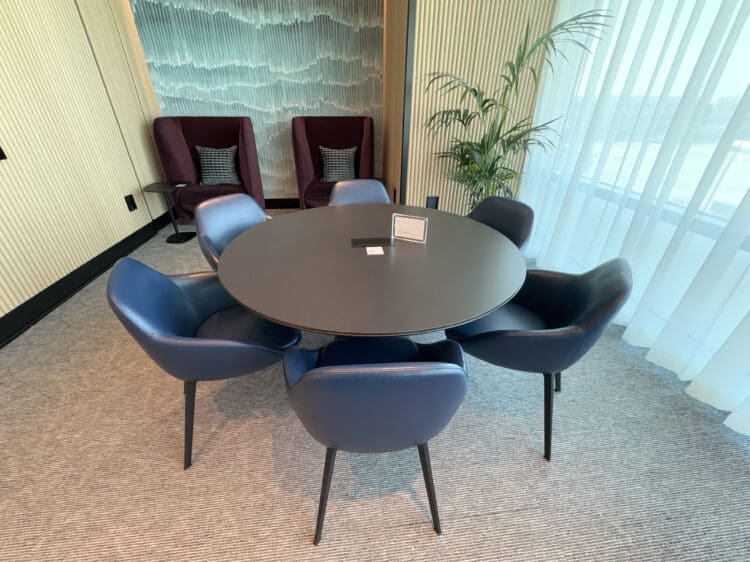 Wow: Our First Look Inside the Chase Sapphire Lounge in San Diego (Review)!