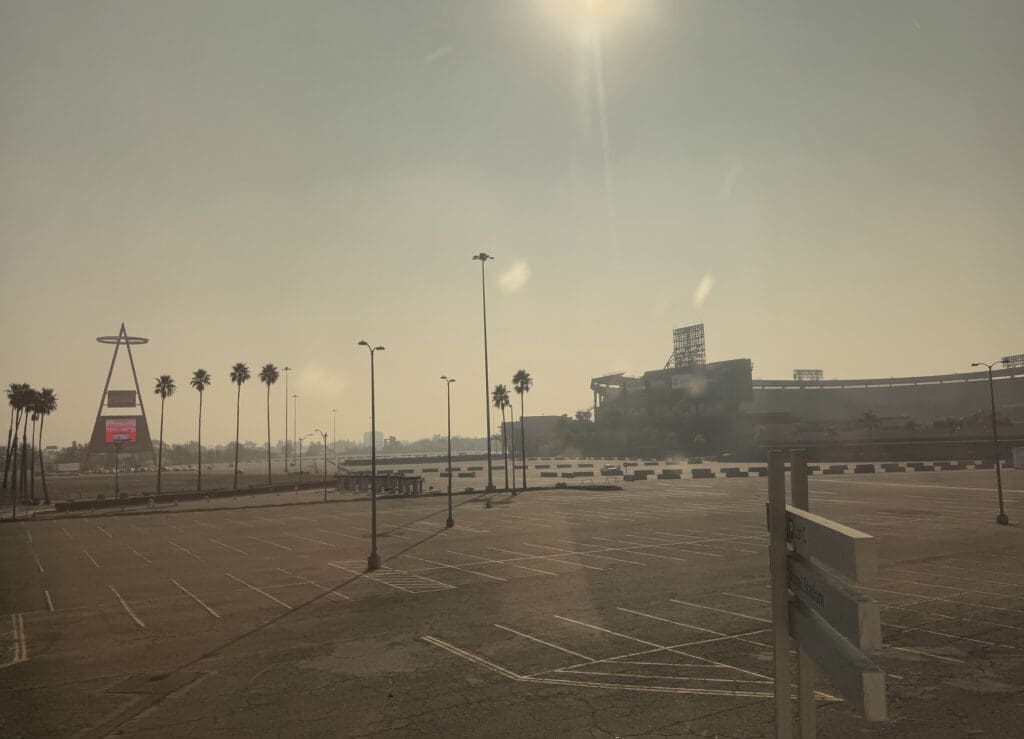 Angels Stadium in Anaheim from the Pacific Surfliner (©Chris Carley / Eye of the Flyer)