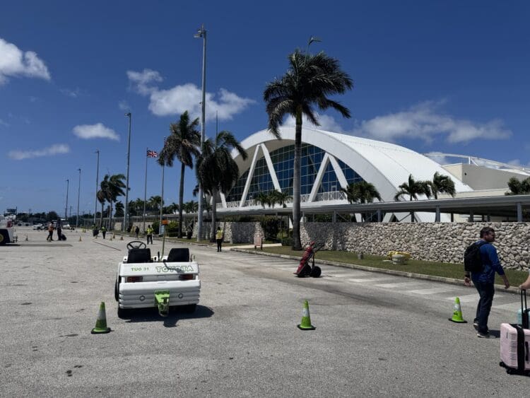 Owen Roberts Airport in Grand Cayman (GCM)