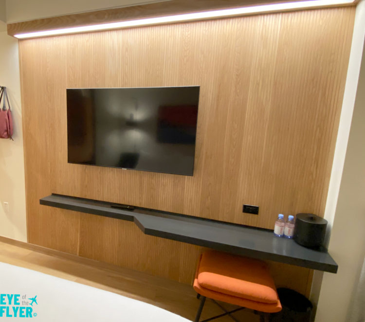 Bedside USB and power outlets at tommie Hollywood Hyatt hotel