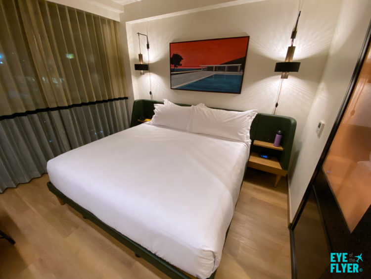 tommie Hollywood Hyatt hotel bedroom