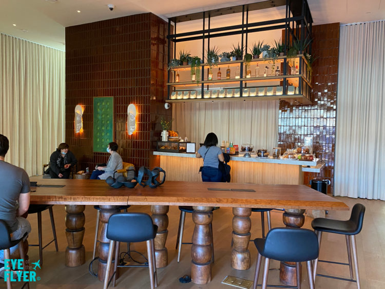 tommie Hollywood lobby cafe